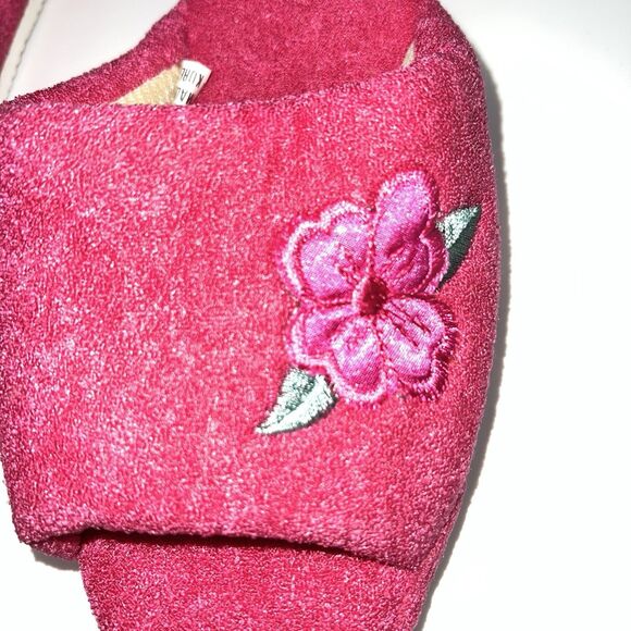 VTG Pairs of 1980s Hot PInk Terry Cloth Slippers w/Floral Applique NOS-Sz 8 - Picture 3 of 6